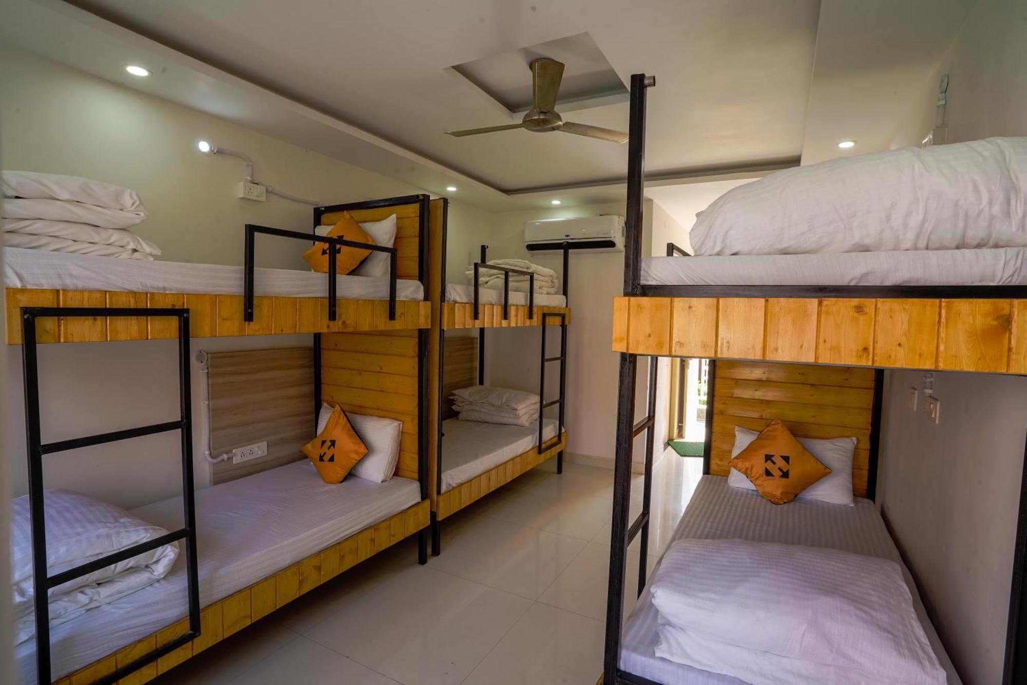Hide-In Rishikesh, Laxman Jhula Hostel Kültér fotó