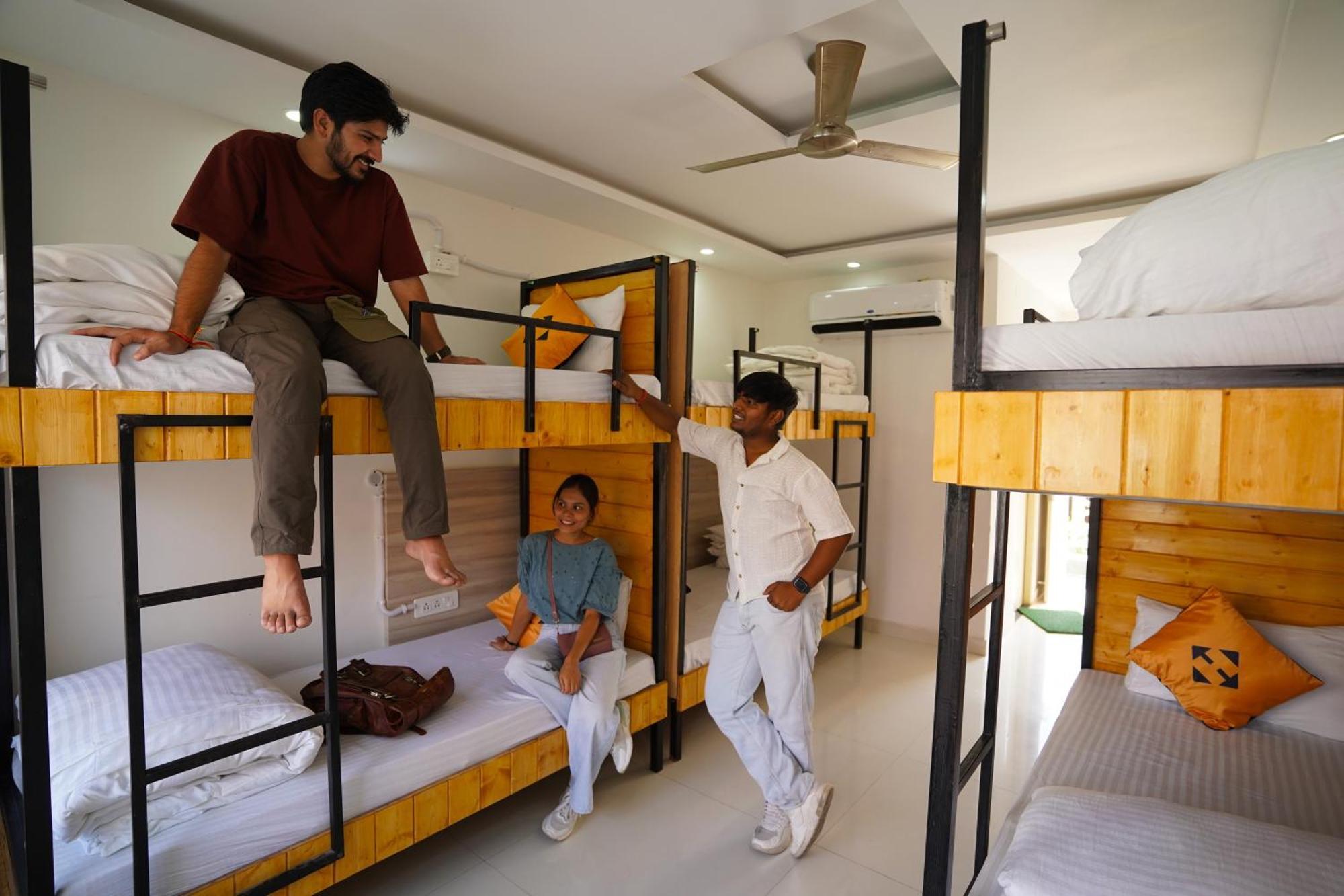 Hide-In Rishikesh, Laxman Jhula Hostel Kültér fotó